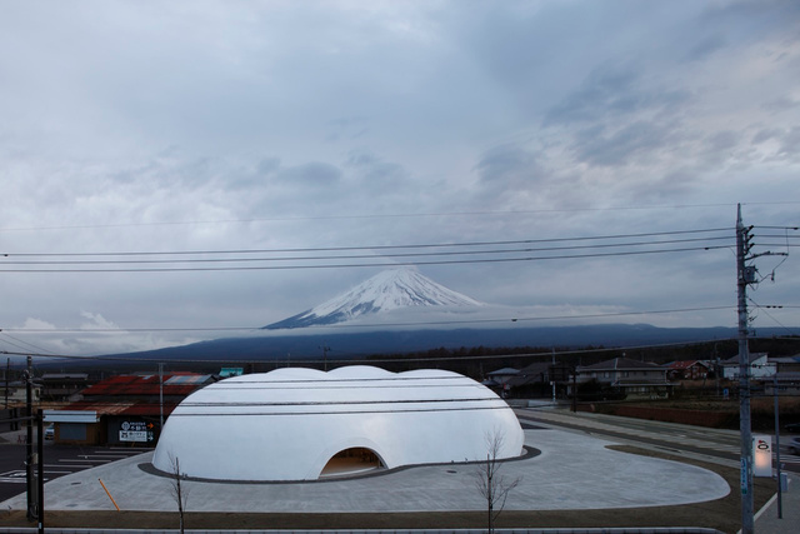 Illustration for article titled Dome Houses to Protect You from the Dark Future